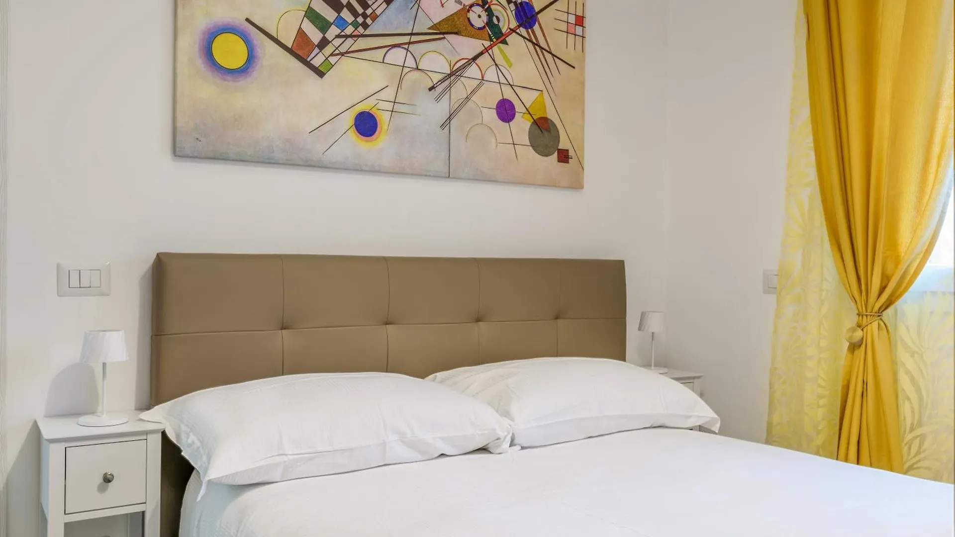 Actus Palace Rooms & Apartments By Ghor Rome Italy